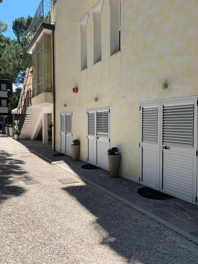 Hotel Augustus Μιλάνο Μαριτίμα Εξωτερικό φωτογραφία