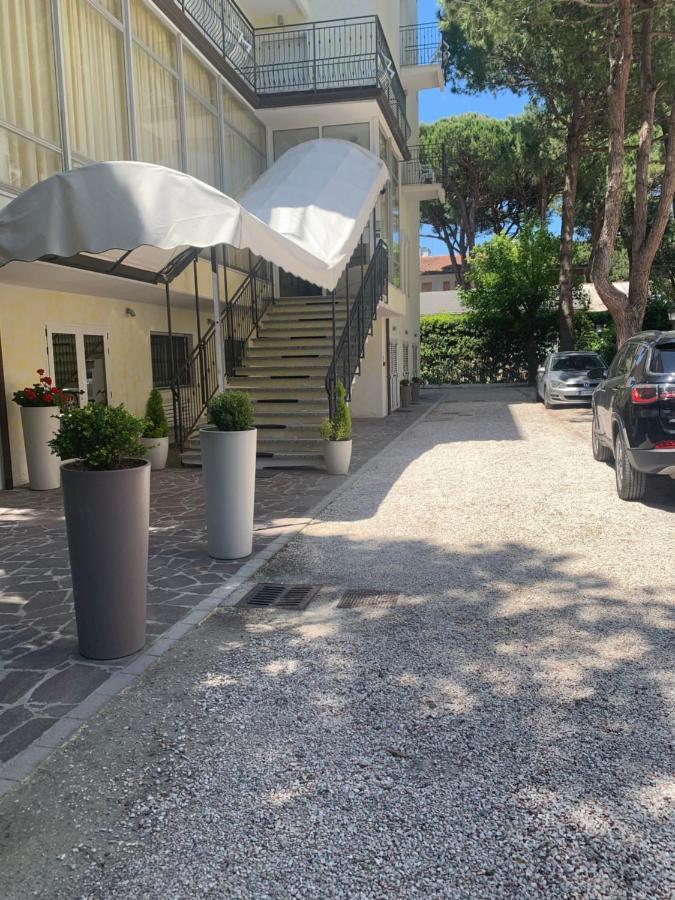 Hotel Augustus Μιλάνο Μαριτίμα Εξωτερικό φωτογραφία