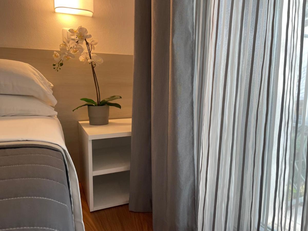 Hotel Augustus Μιλάνο Μαριτίμα Εξωτερικό φωτογραφία