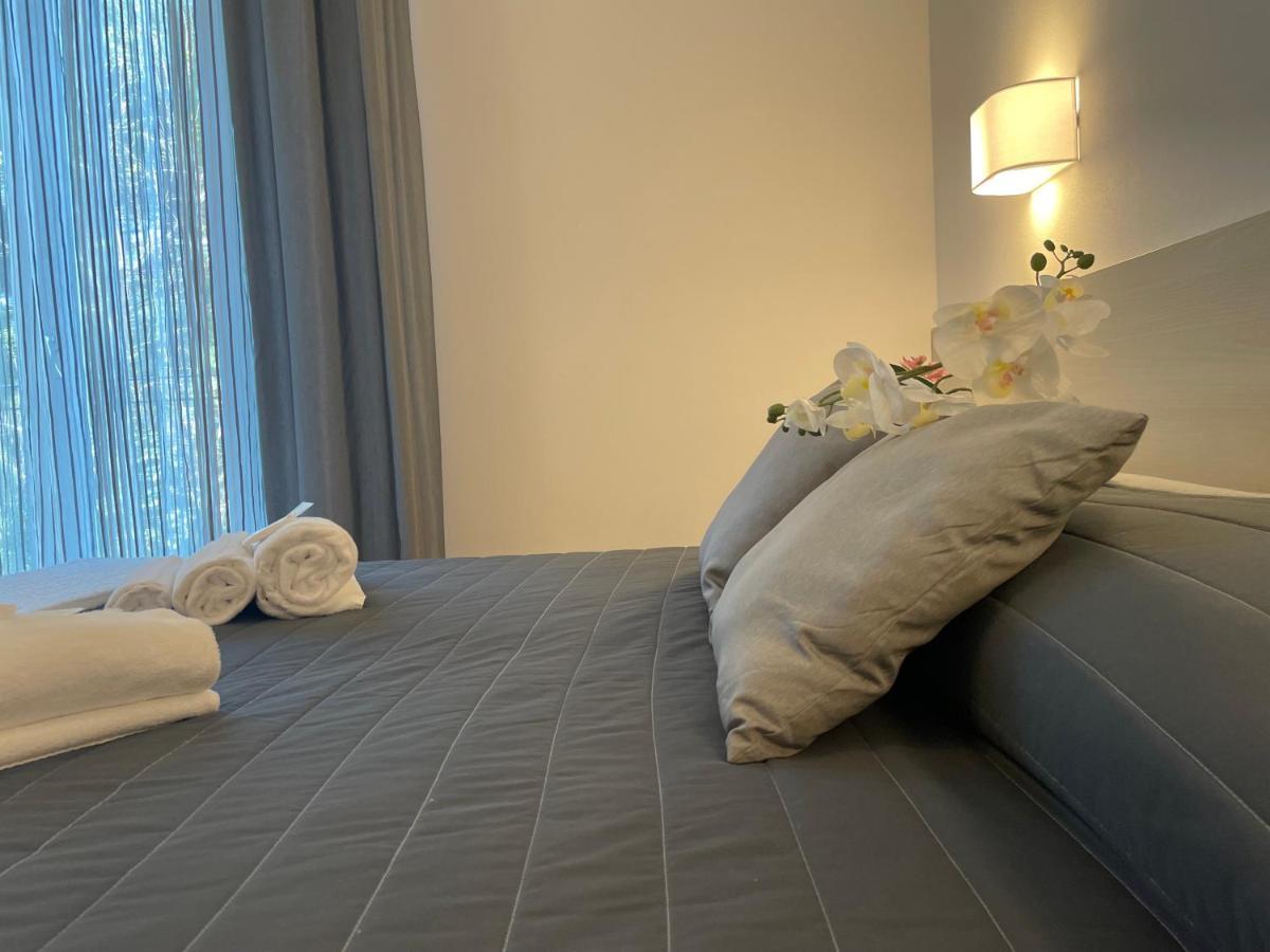 Hotel Augustus Μιλάνο Μαριτίμα Εξωτερικό φωτογραφία