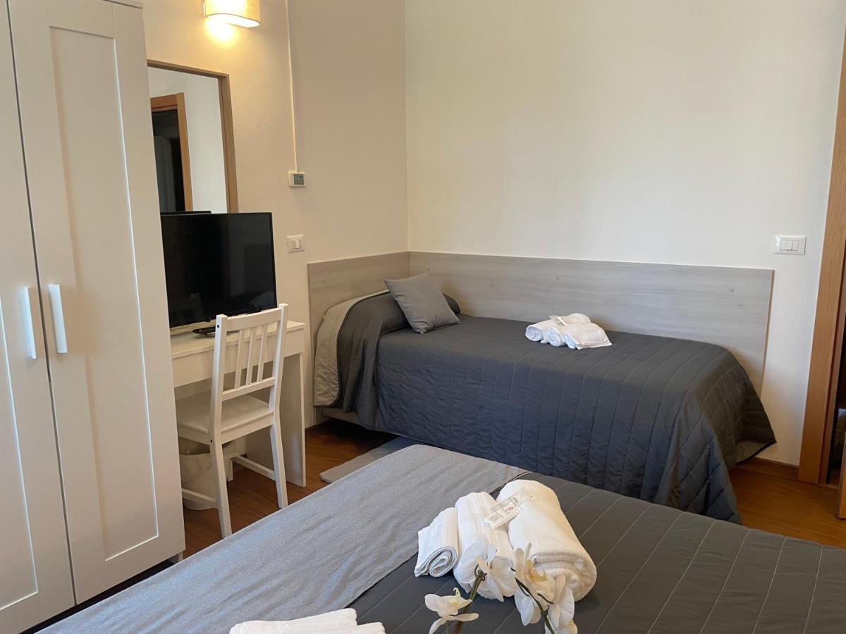 Hotel Augustus Μιλάνο Μαριτίμα Εξωτερικό φωτογραφία