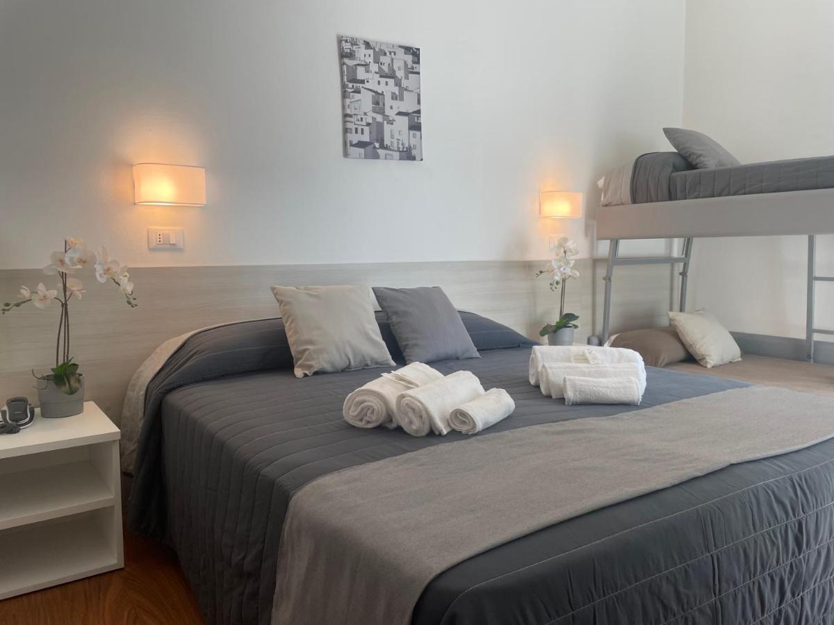Hotel Augustus Μιλάνο Μαριτίμα Εξωτερικό φωτογραφία