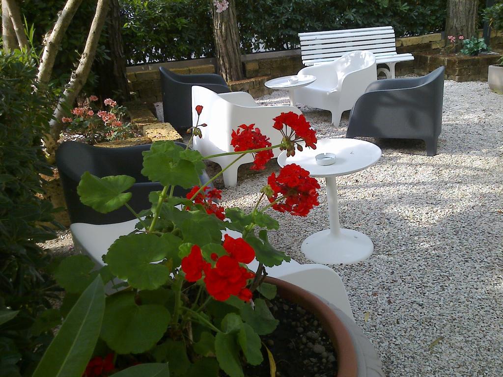 Hotel Augustus Μιλάνο Μαριτίμα Εξωτερικό φωτογραφία