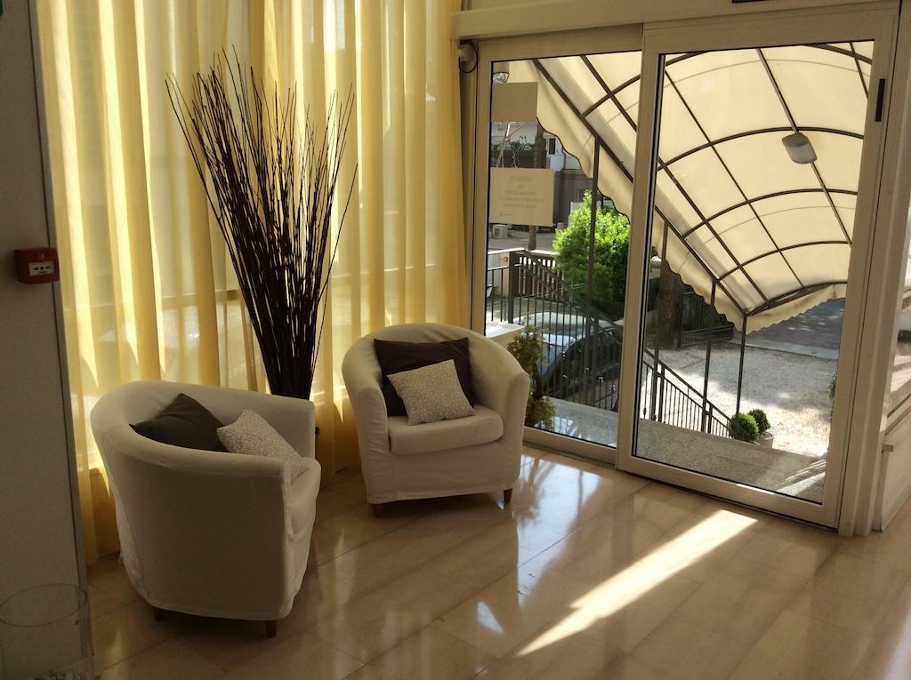 Hotel Augustus Μιλάνο Μαριτίμα Εξωτερικό φωτογραφία