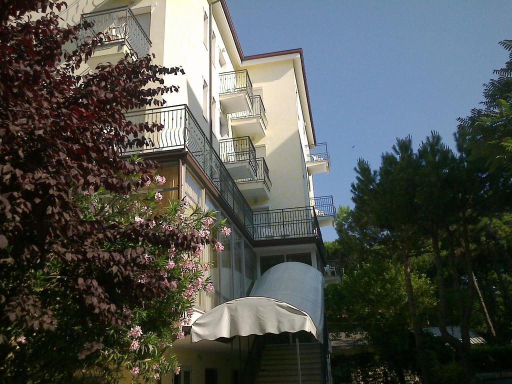 Hotel Augustus Μιλάνο Μαριτίμα Εξωτερικό φωτογραφία