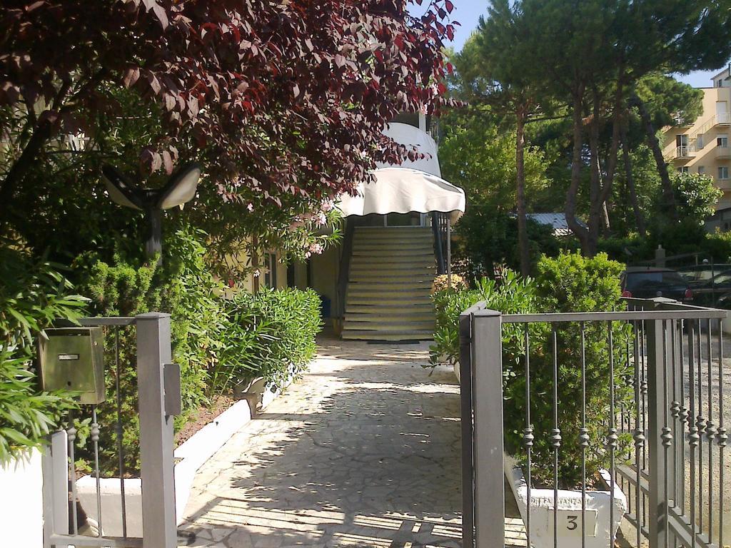 Hotel Augustus Μιλάνο Μαριτίμα Εξωτερικό φωτογραφία