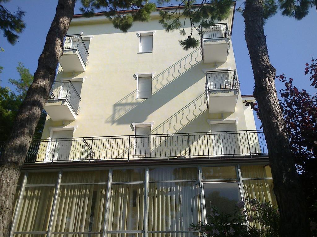 Hotel Augustus Μιλάνο Μαριτίμα Εξωτερικό φωτογραφία