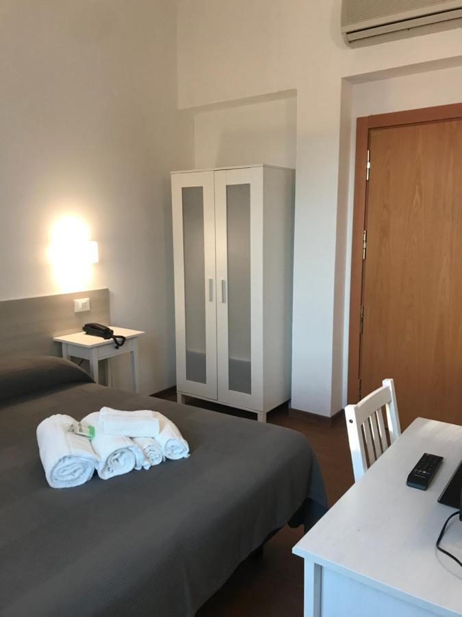 Hotel Augustus Μιλάνο Μαριτίμα Εξωτερικό φωτογραφία