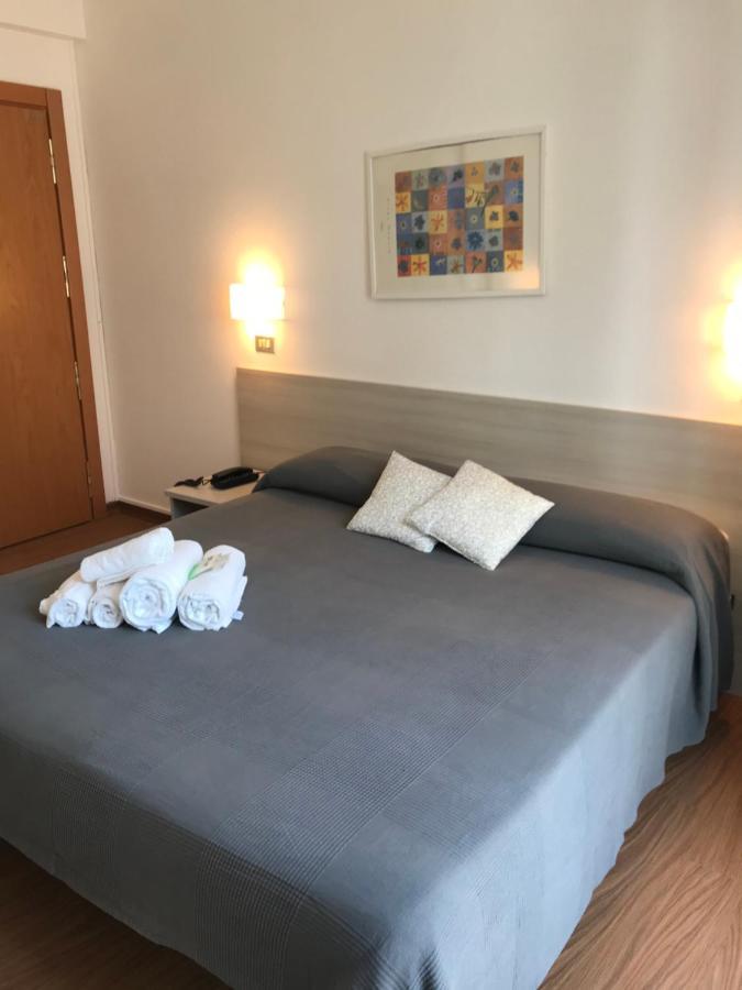 Hotel Augustus Μιλάνο Μαριτίμα Εξωτερικό φωτογραφία