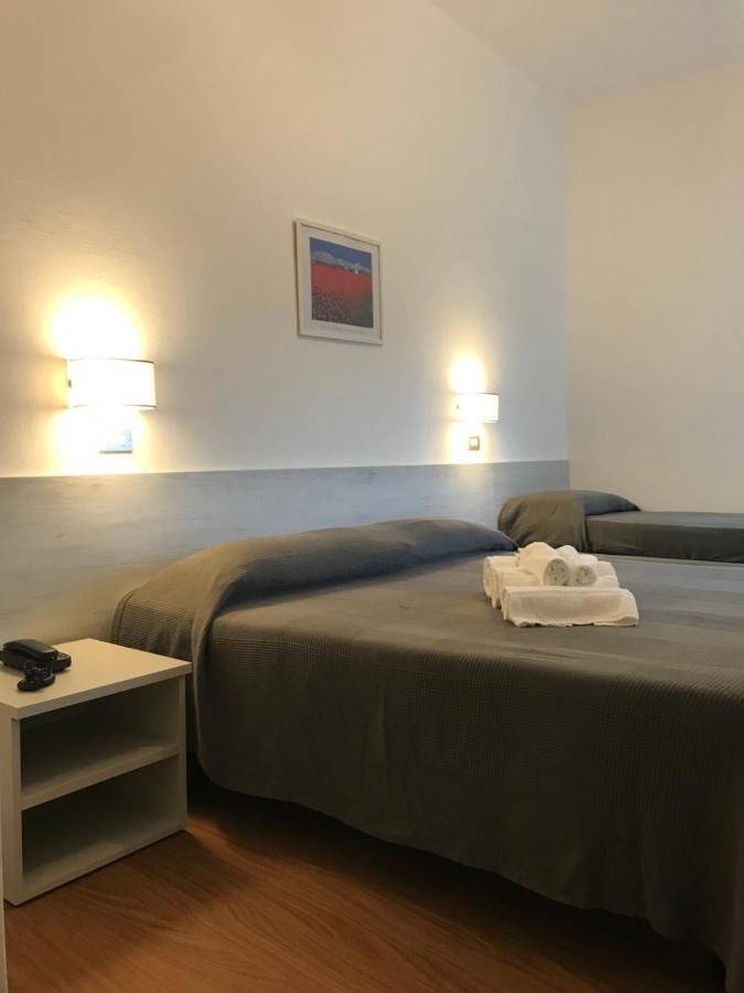 Hotel Augustus Μιλάνο Μαριτίμα Εξωτερικό φωτογραφία